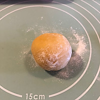 广式蛋黄月饼的做法图解7
