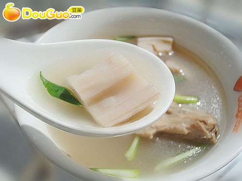 红枣莲藕鸡汤——春季美食