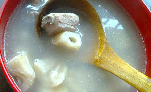 莲藕排骨汤