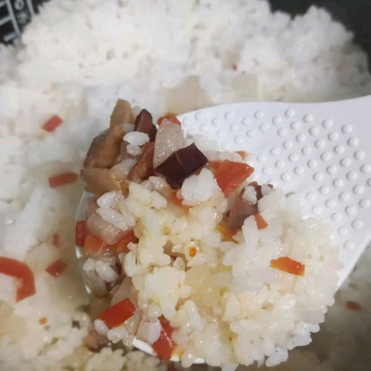 萝卜腊肉滤干饭的做法