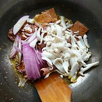 风靡街头的大锅菜——炒什锦的做法图解5