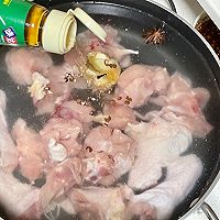 #味达美星厨X小厨中秋团圆宴#香菇鸡肉炖土豆的做法图解1