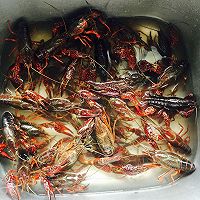 蒜蓉小龙虾的做法图解1