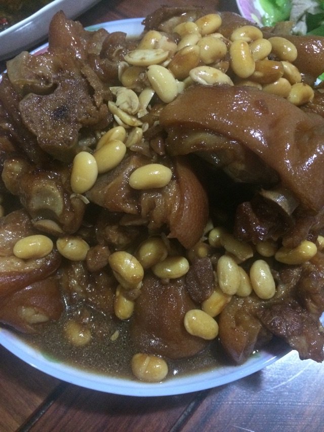 黄豆焖猪蹄