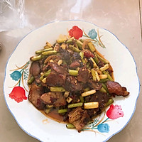 #百变鲜锋料理#蒜薹炒腊肉，咸香味浓的做法图解10