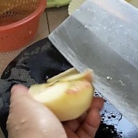 广东靓汤～苹果、南北杏、无花果煲猪展的做法图解3