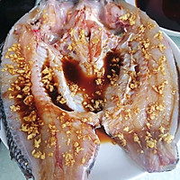 蒜香蒸鱼的做法图解2