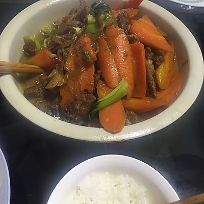 羊肉胡萝卜炖粉条青菜