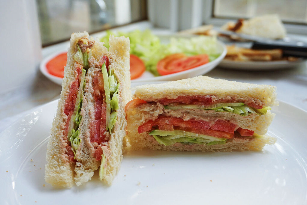 Tuna sandwich