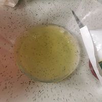 被气疯的戚风蛋糕的做法图解1