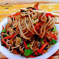 #把金牌大厨带回家#茄子胡萝卜炒面的做法图解15