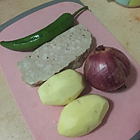 一人食*洋葱土豆煎肉饼的做法图解1