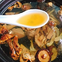 #精品菜谱挑战赛#立秋煲汤+双菇目鱼老鸭汤的做法图解15