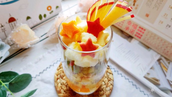 超级简单又绚丽多姿的酸奶水果杯