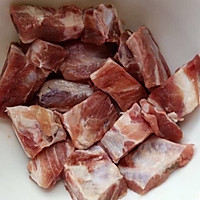 排骨蔬菜焖面的做法图解1