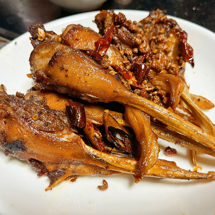 椒麻鸭下巴的做法