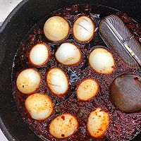 #硬核菜谱制作人#巨好吃的香辣卤蛋的做法图解8
