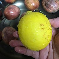 蜂蜜柠檬百香果汁的做法图解3