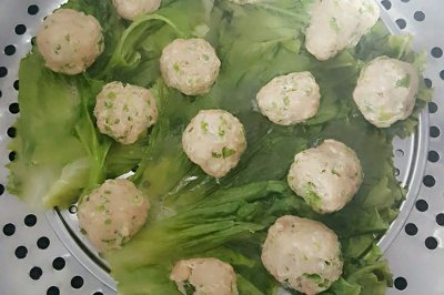 鲜虾鸡肉丸
