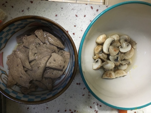 番茄猪肝浓汤的做法图解3