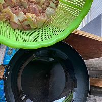 自制蒜苔炒土鸡的做法图解4