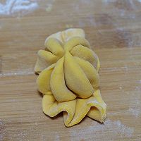 #摩其林美味CP#秋季专属-南瓜花朵馒头的做法图解14