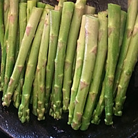 BBQ Asparagus的做法图解3