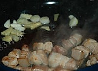 慈菇烧肉的做法图解2