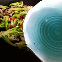 #憋在家里吃什么#小米椒鲜香菇炒菜花的做法图解16