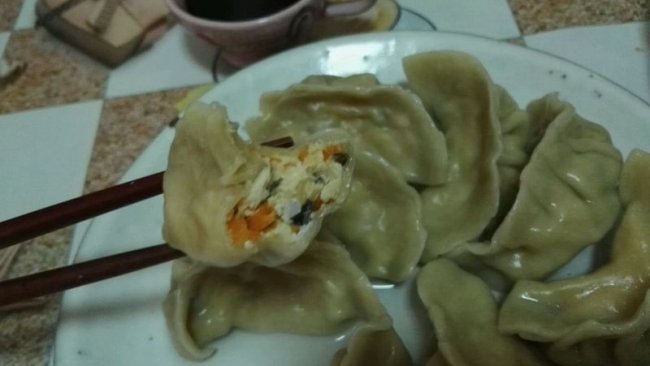 胡萝卜鸡蓉虾蓉水饺的做法