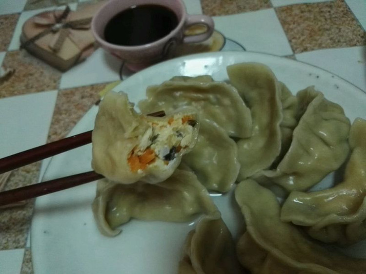 胡萝卜鸡蓉虾蓉水饺的做法