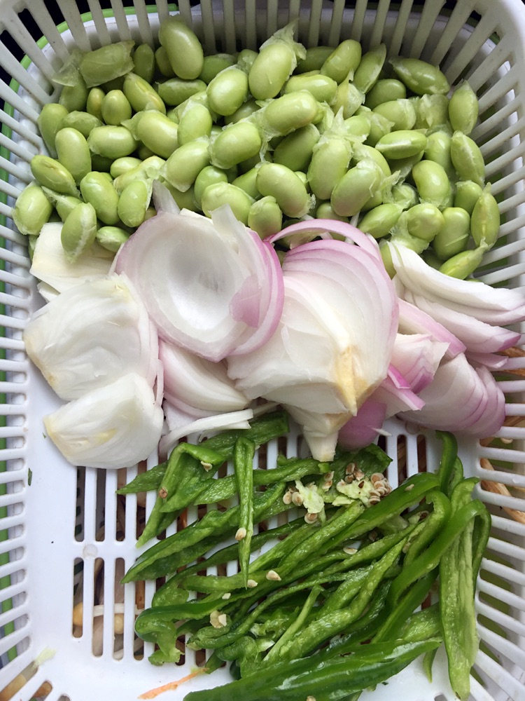 快炒鳝鱼丝#金龙鱼外婆乡小榨菜籽油#的做法图解2