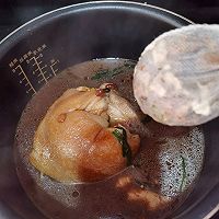 #葱伴侣豆瓣酱能蘸善炒#酱肘子的做法图解16
