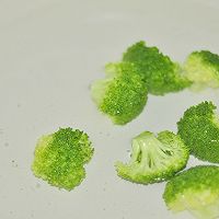 鲍鱼扒竹荪蛋的做法图解2