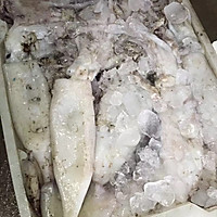 白灼鱿鱼的做法图解1