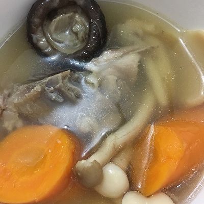 猪脊骨菌汤