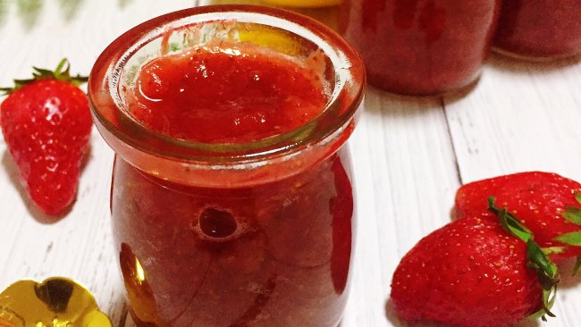 红色甜蜜正当季～草莓酱的做法