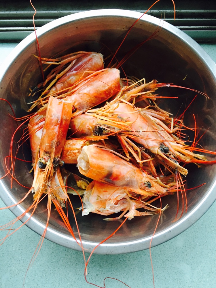 白菜虾肉水饺的做法图解2