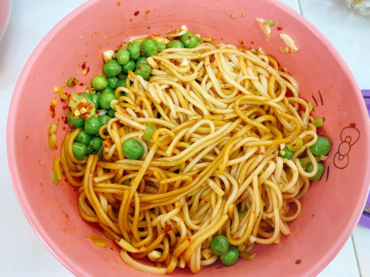 家庭版油泼面的做法