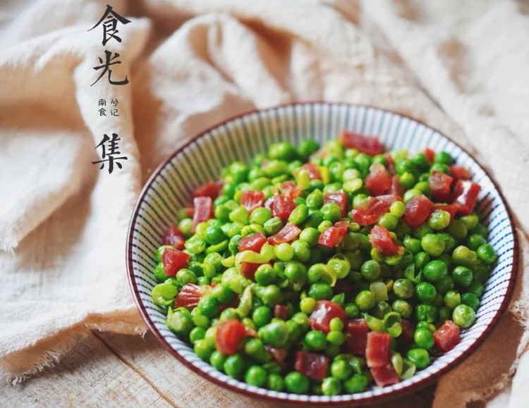 《小炒系列》极简碧绿豌豆炒腊肠的做法