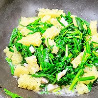 #带着美食出去浪#肉皮咸肉片炒韭菜的做法图解7