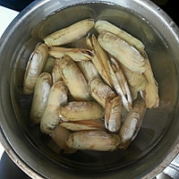 蛏子豆腐汤的做法图解1