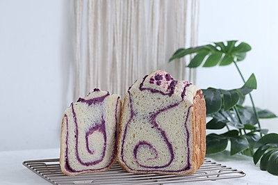 面包机紫薯吐司，层次分明，柔细腻颜值高