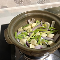 砂锅焗鳜鱼的做法图解2