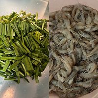 河虾炒韭菜的做法图解1