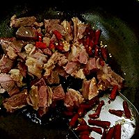 芹菜炒牛肉的做法图解4