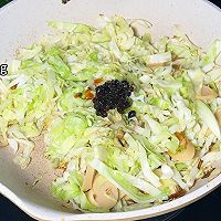 #万物皆可搭##百搭sauce#包菜炒粉丝的做法图解4