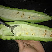 苦瓜焖三泥鱼的做法图解2