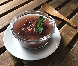 蒸微红豆薏米银耳粥的做法