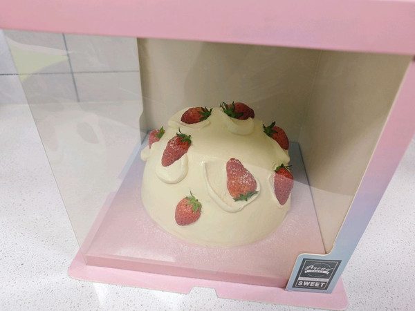 草莓炸弹蛋糕